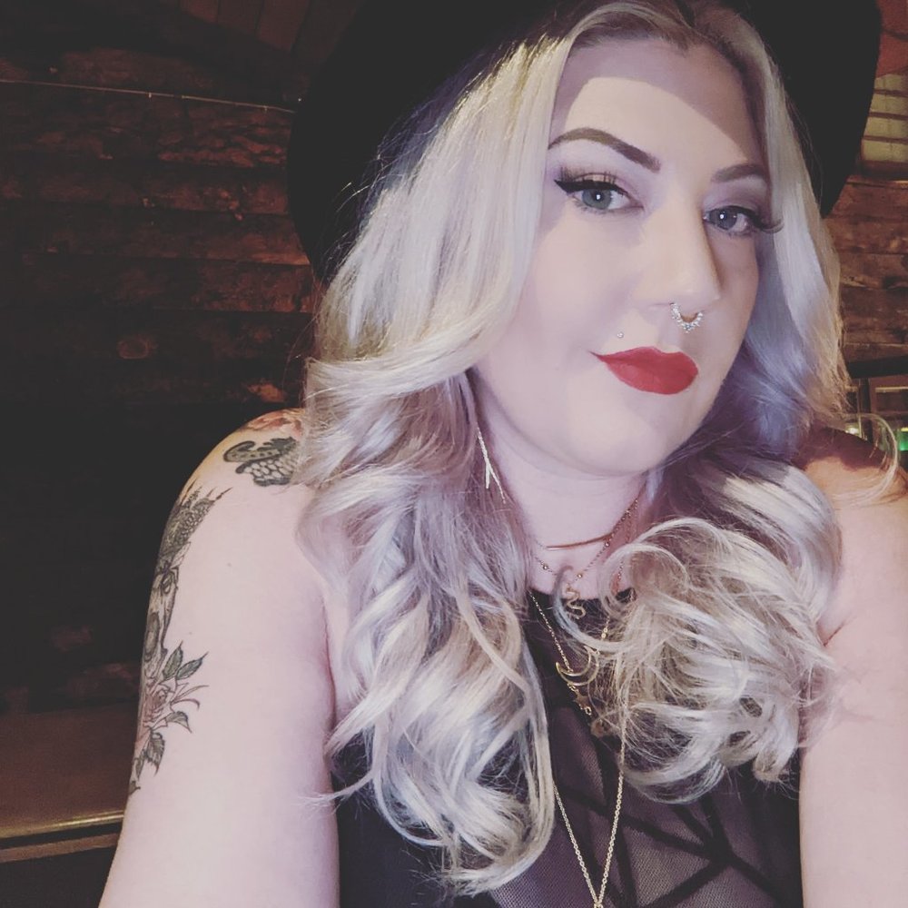 Meet your Posher, Caitlin